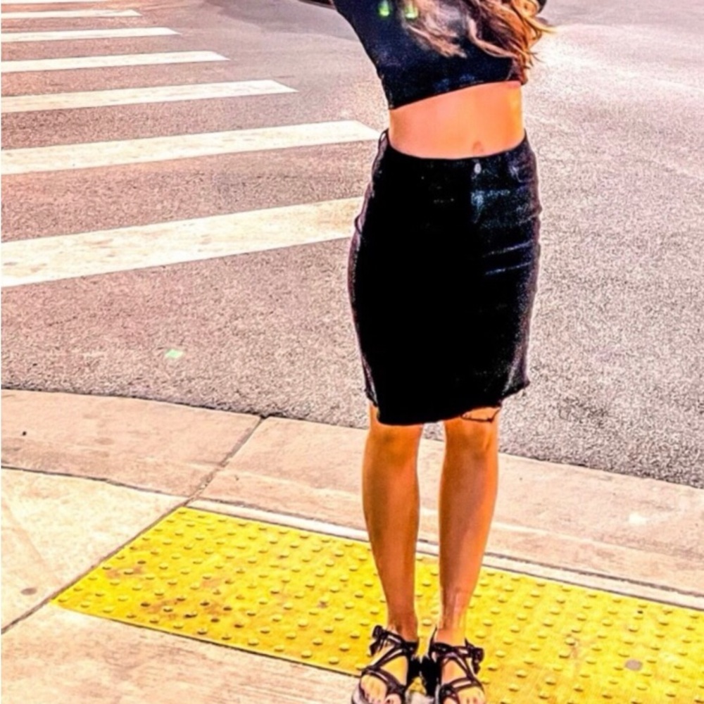 🖤Cool Distressed Black Skirt